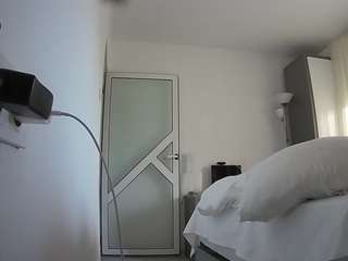 voyeurcam charmhellen kitchen